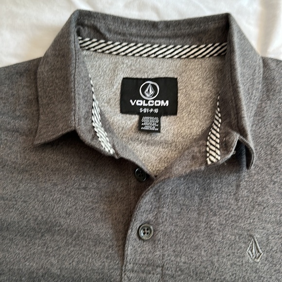 Volcom grey kids polo shirt (short sleeve). Size S (8Y) - Picture 2 of 2